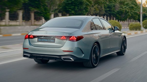 What are the emerging trends in UK business leadership?